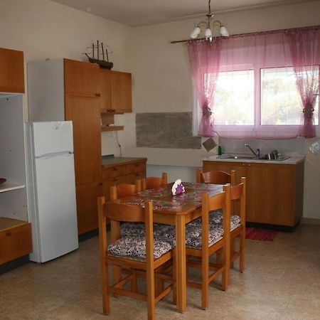 Апартаменты Kiki Stegna Архангелос Экстерьер фото