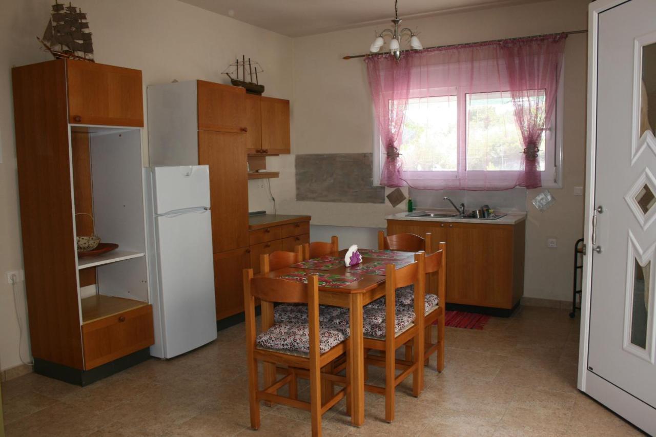 Апартаменты Kiki Stegna Архангелос Экстерьер фото